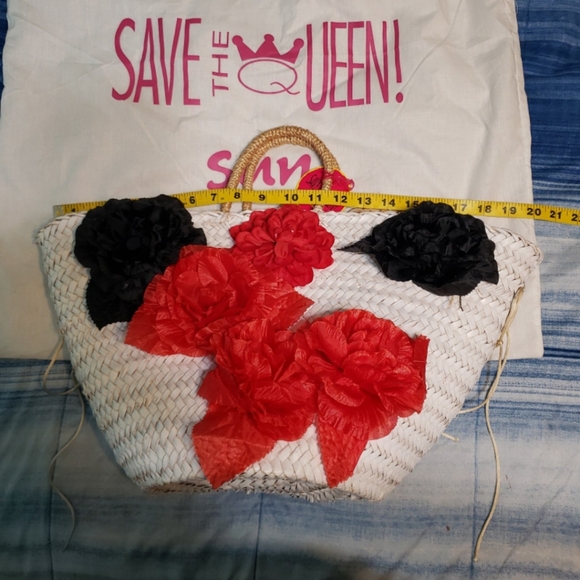 Save The Queen Large Straw Purse - Picture 5 of 7